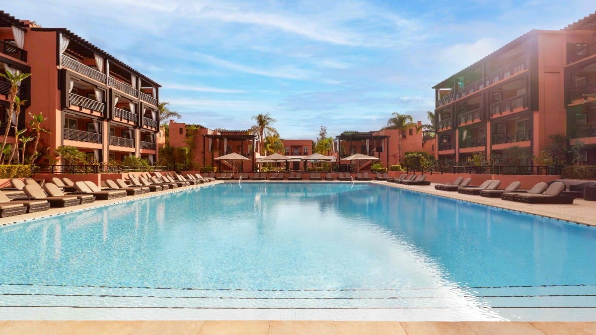 Pool im Hôtel & Ryads Barrière le Naoura