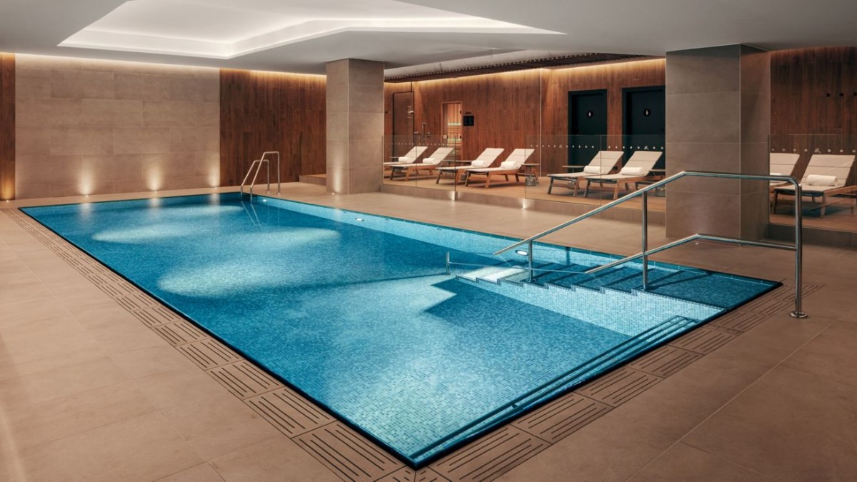 Pool at Prague Marriott Hotel
