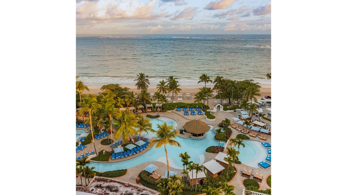 Pool im Fairmont El San Juan Hotel