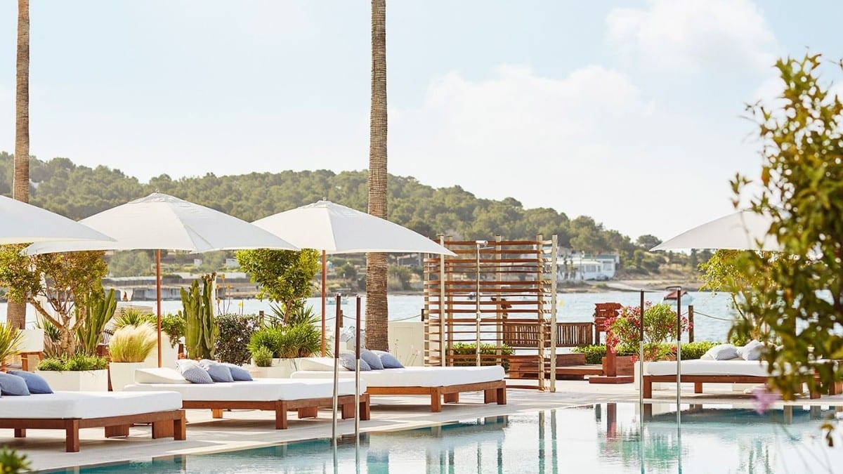Pool im Nobu Hotel Ibiza Bay