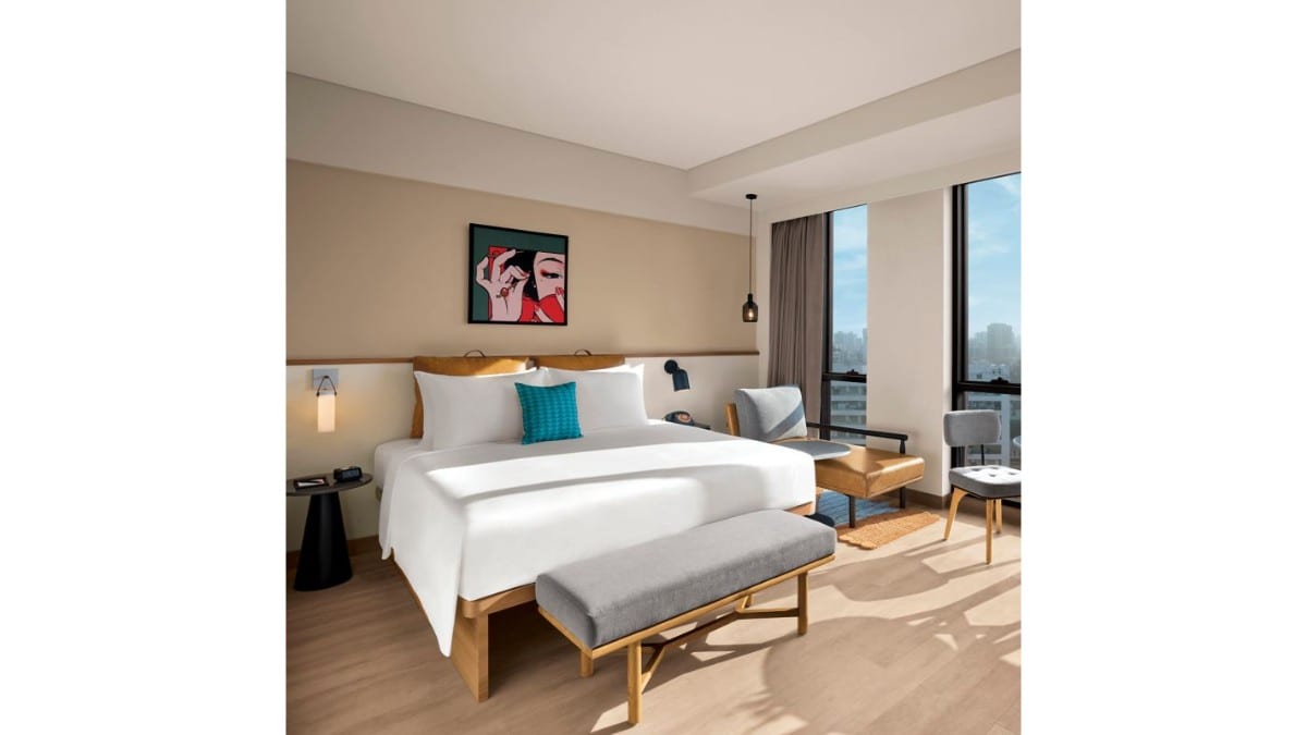 Schlafzimmer im Moxy Mumbai Andheri West