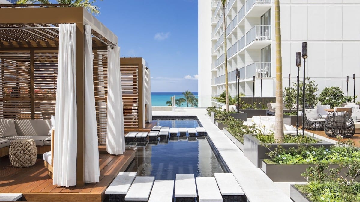 Pool im Alohilani Resort Waikiki Beach