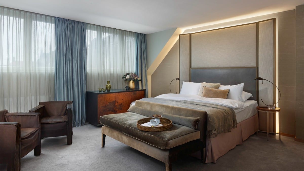Schlafzimmer im The Emblem Prague Hotel - Preferred Hotels & Resorts