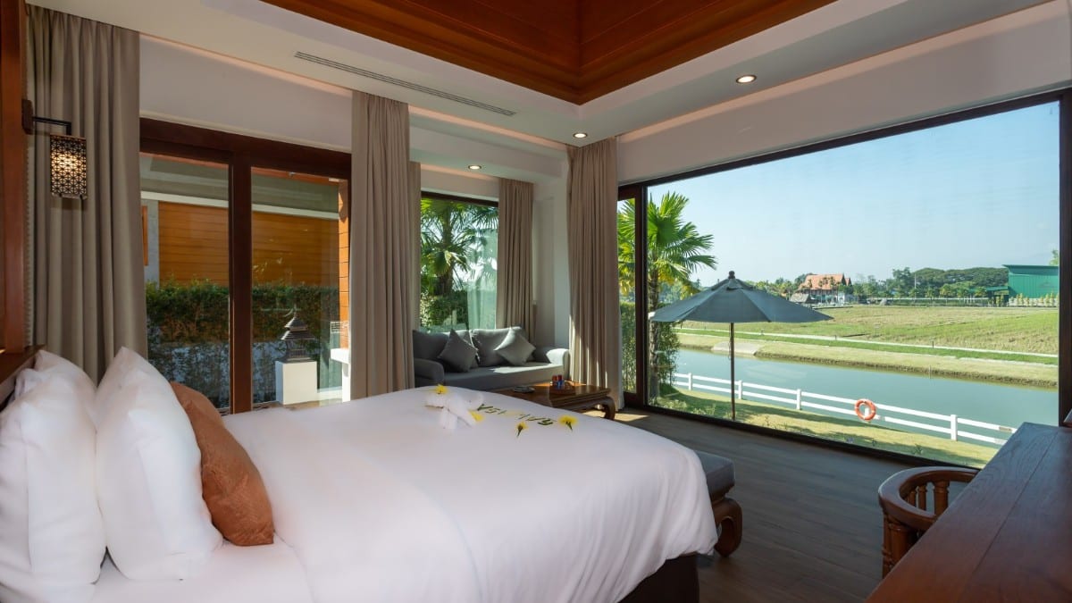 Schlafzimmer im Thantara Resort Chiang Mai