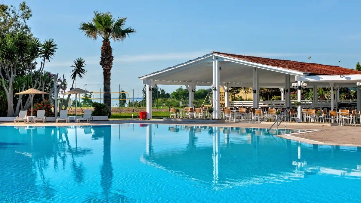 Pool im Leonardo Kolymbia Resort Rhodes