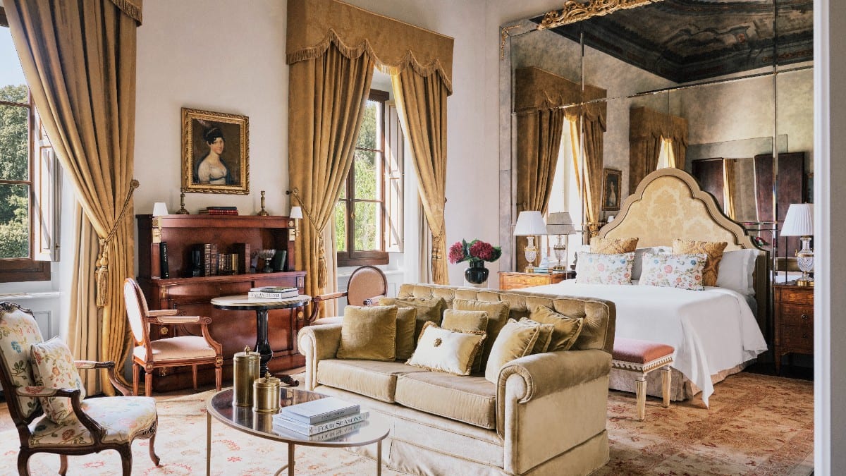 Bedroom at Four Seasons Hotel Firenze