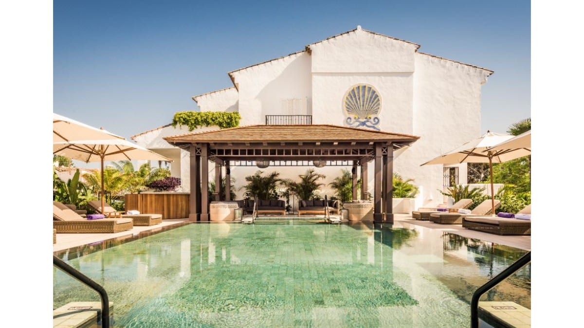 Pool im Nobu Hotel Marbella