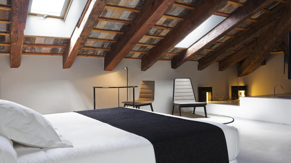 Bedroom at Caro Hotel