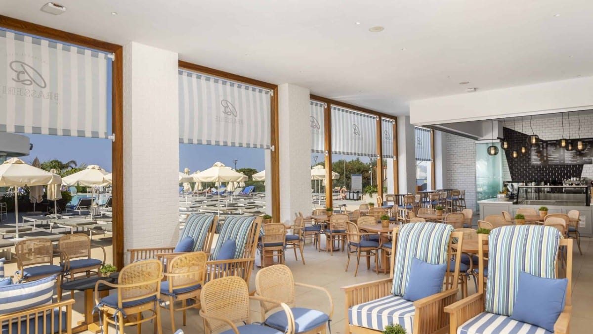 Restaurant im NissiBlu Beach Resort