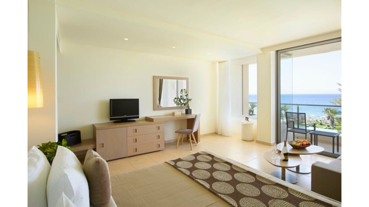 Schlafzimmer im The Ixian Grand & All Suites