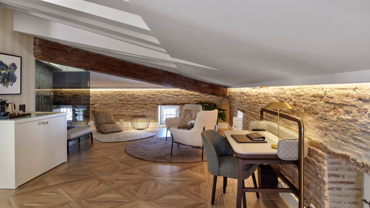 Room at Myr Palacio Vallier