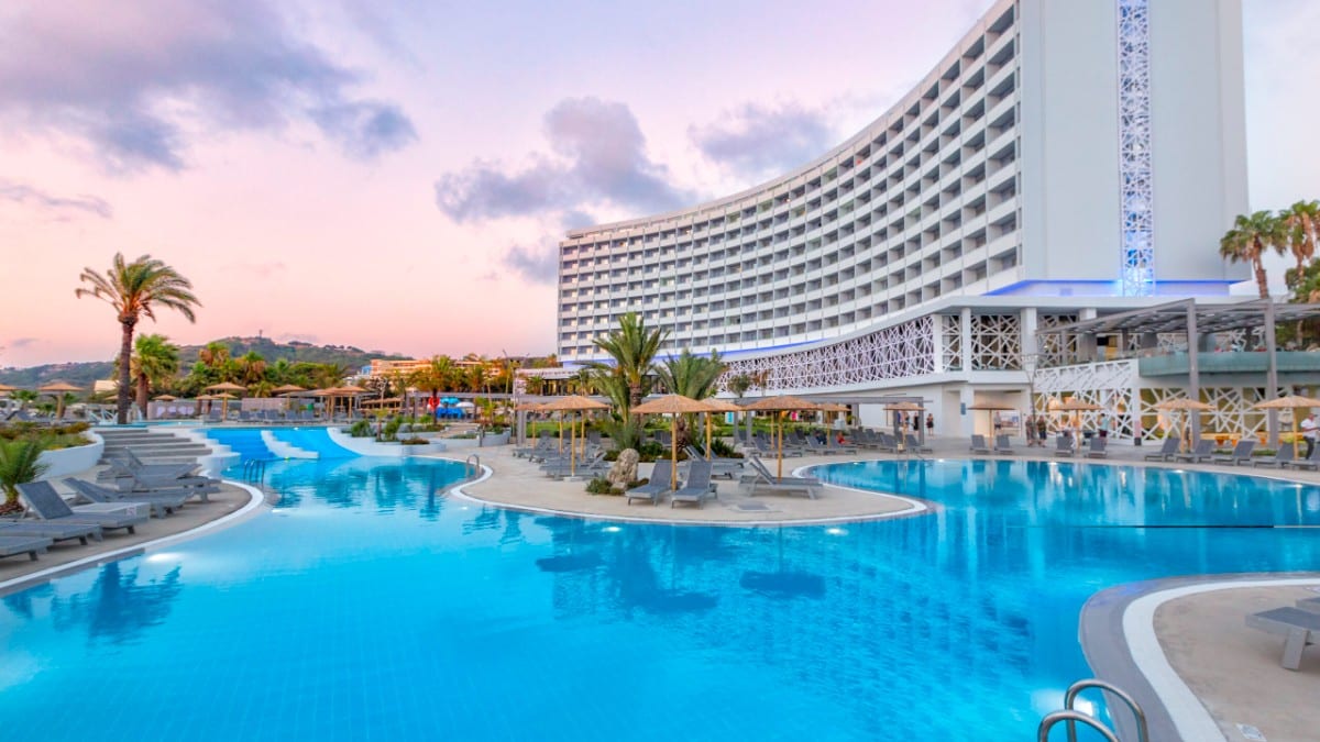 Pool im Akti Imperial Deluxe Resort & Spa Dolce by Wyndham