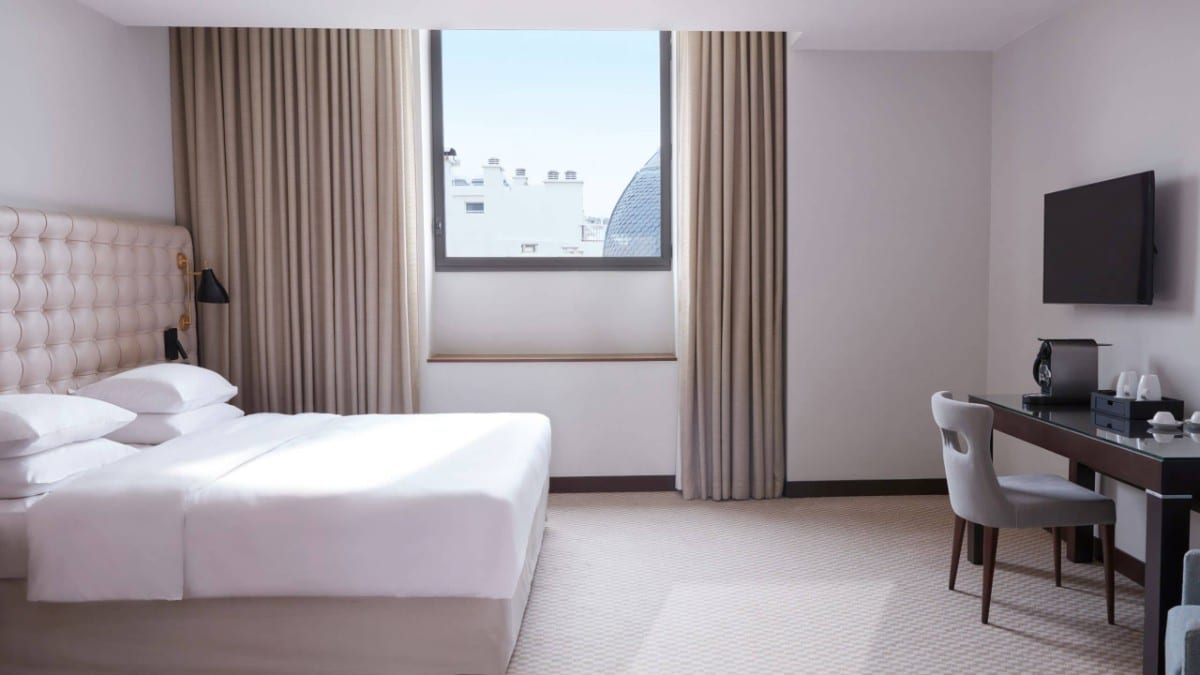 Schlafzimmer im Hyatt Regency Nice Palais de la Méditerranée