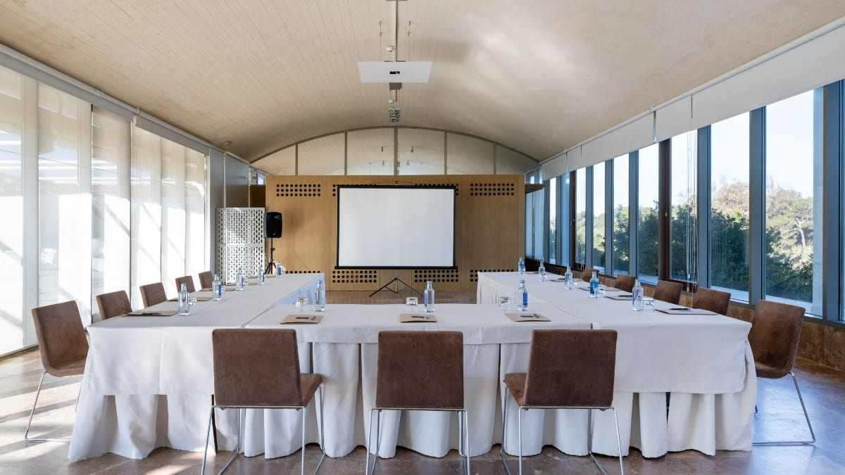 Conference room at Parador de El Saler