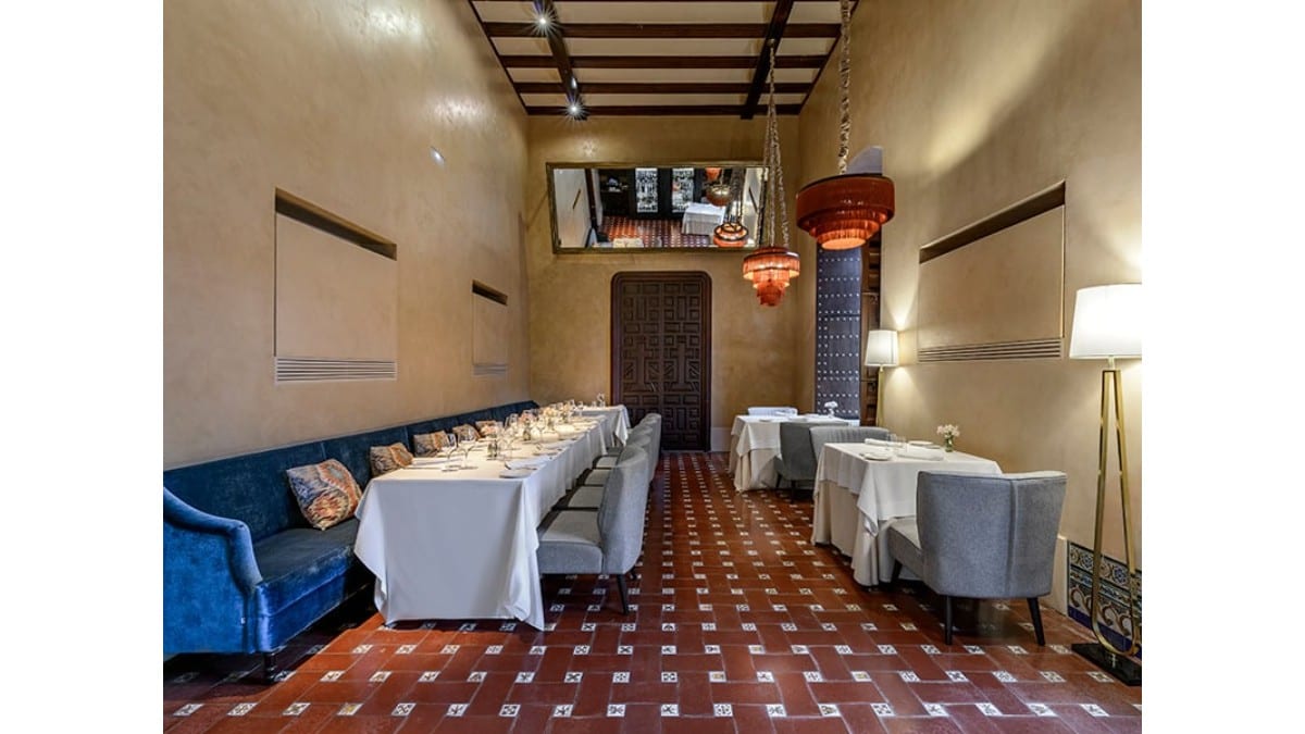 Restaurant at CoolRooms Palacio Villapanés 5 GL