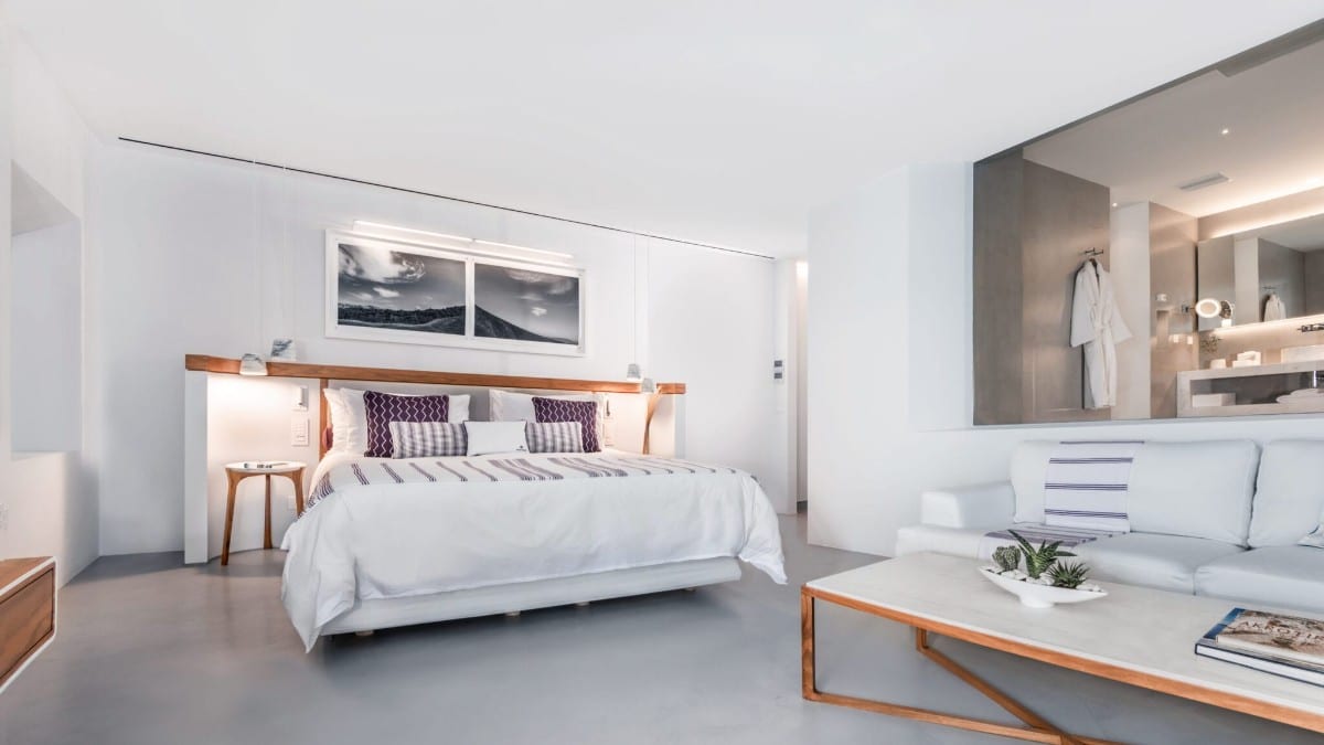 Bedroom at Grace Hotel, Auberge Resorts Collection