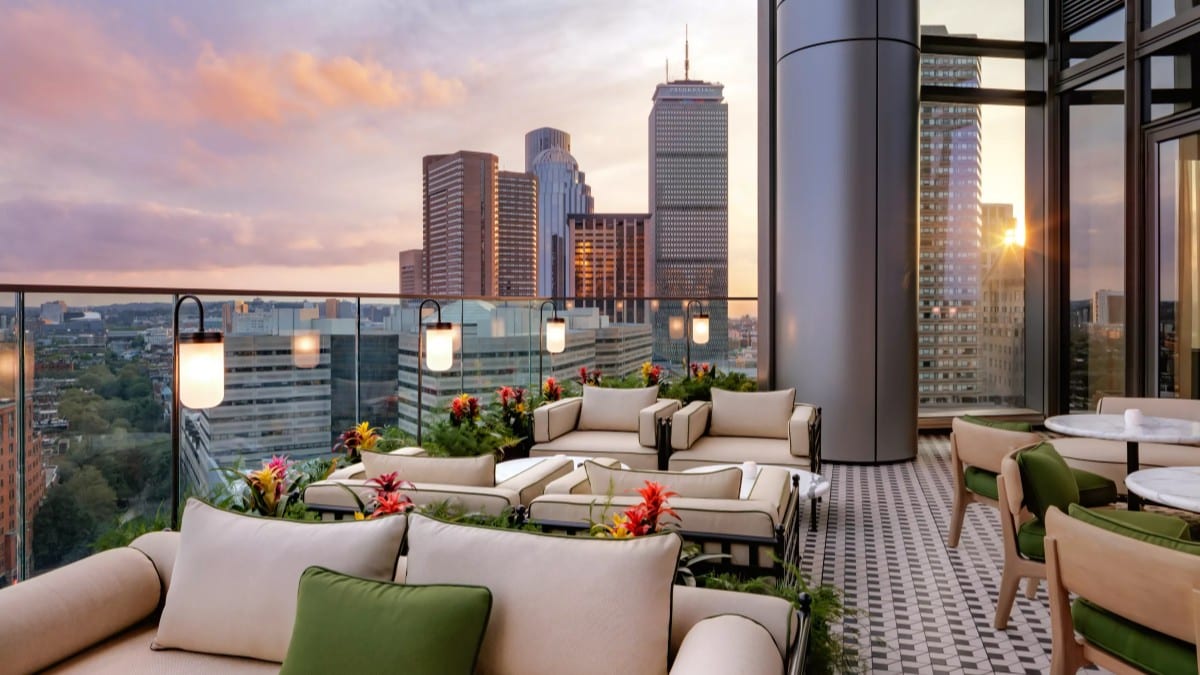Rooftop-Bar im Raffles Boston