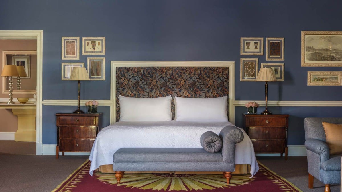 Schlafzimmer im Anantara Villa Padierna Palace Benahavís Marbella Resort