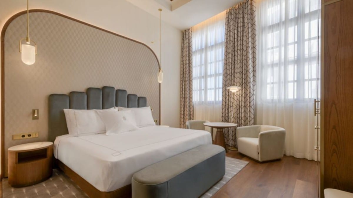 Bedroom at Grand Hotel Centenari, Valencia, Autograph Collection