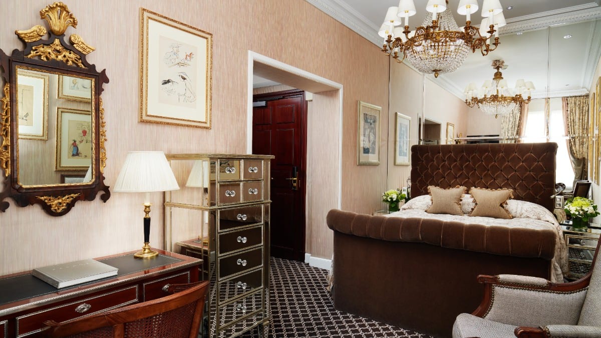 Schlafzimmer im Hotel d'Angleterre