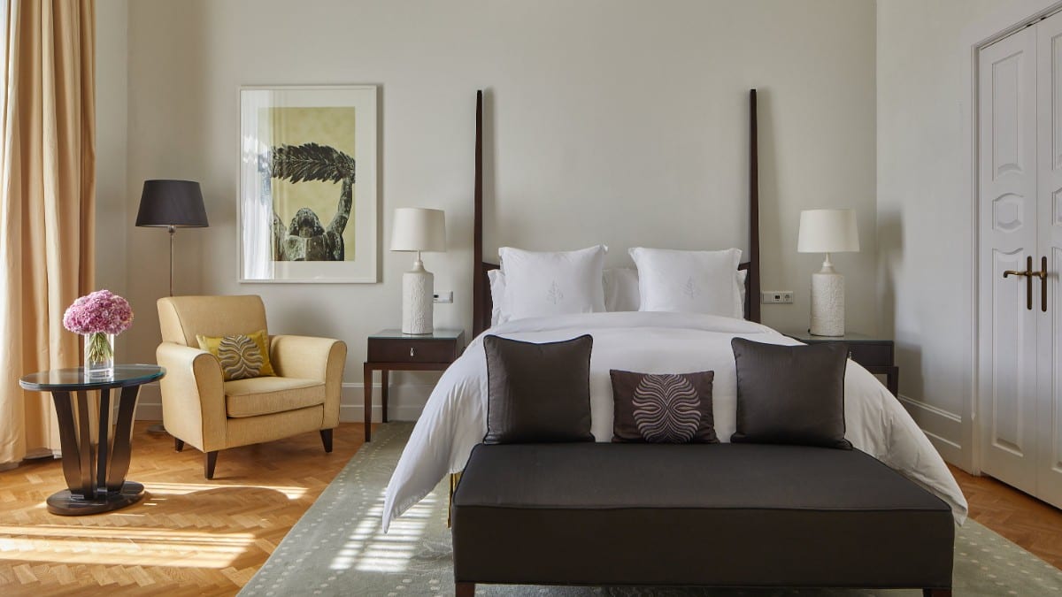 Schlafzimmer im Four Seasons Hotel Gresham Palace Budapest