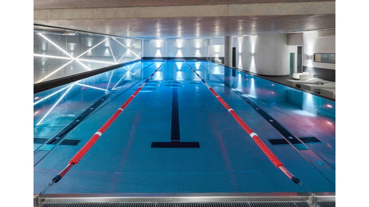 Pool im Sofitel Frankfurt Opera