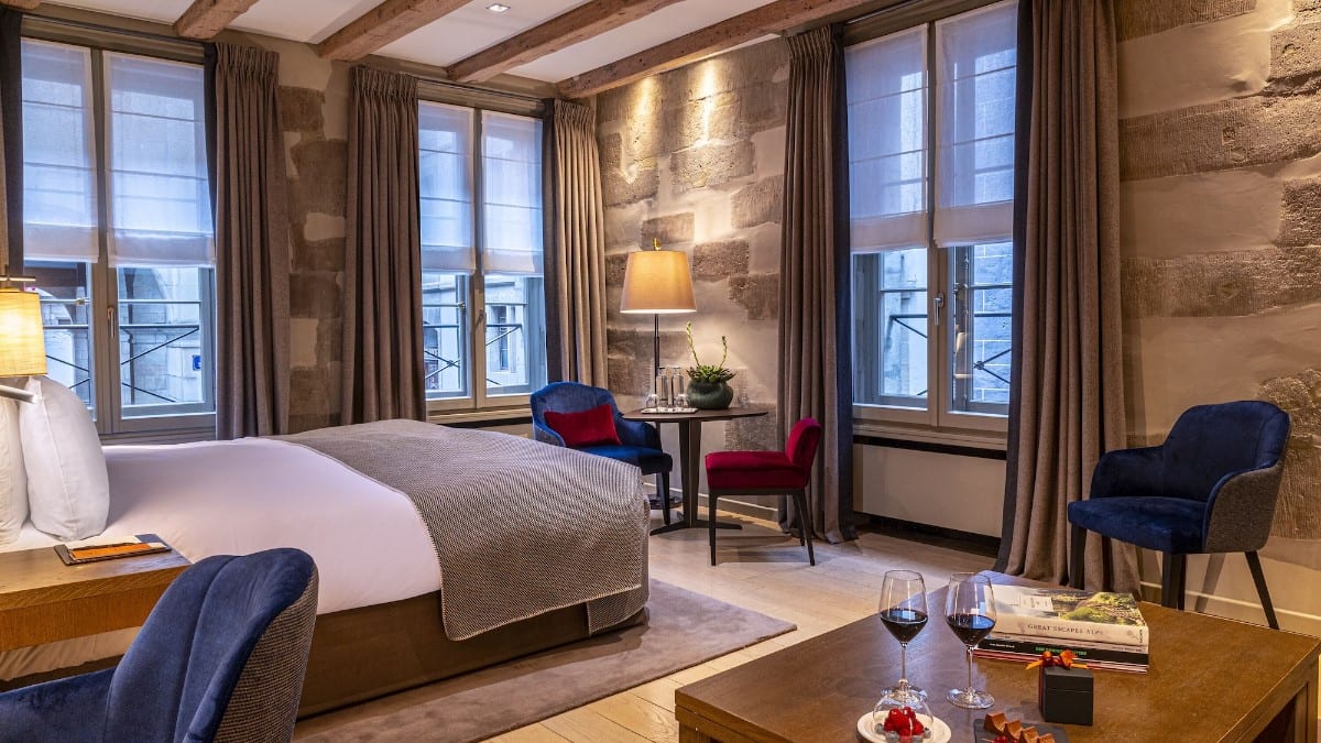 Schlafzimmer im Hôtel les Armures