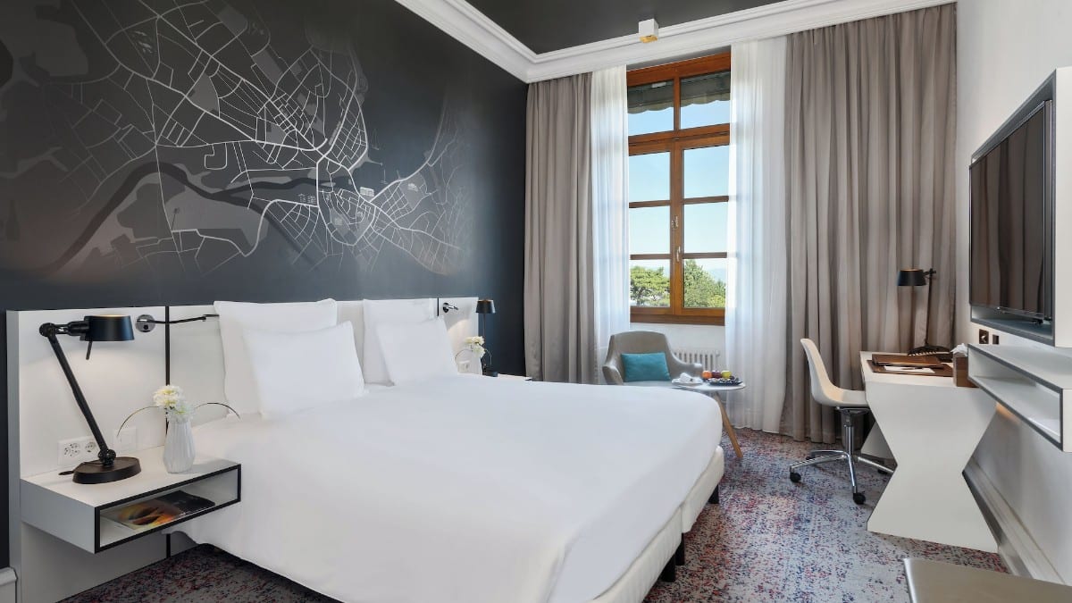 Schlafzimmer im Hôtel Métropole Genève