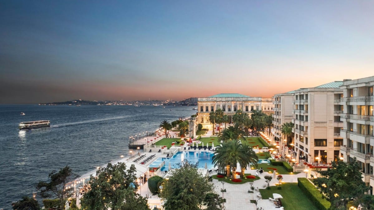 Aussichtsbereiche im Ciragan Palace Kempinski Istanbul