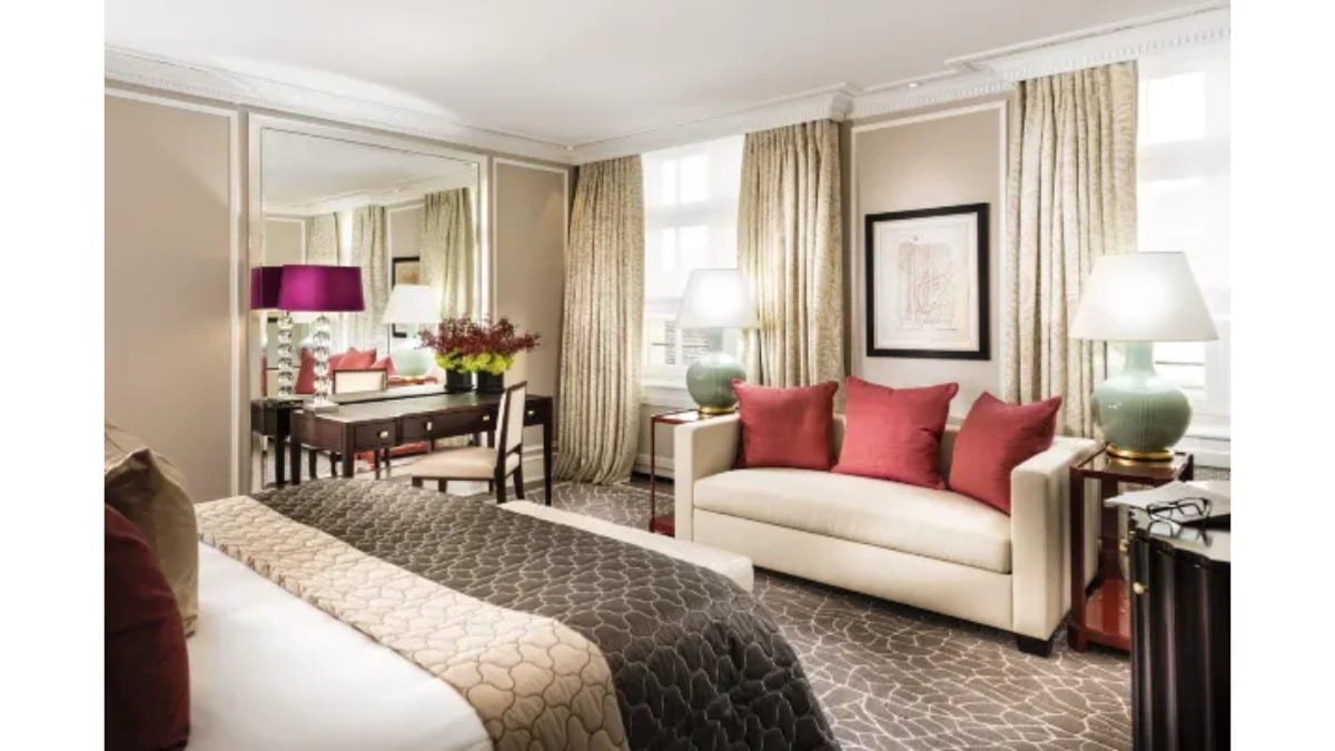 Bedroom at Baur au Lac