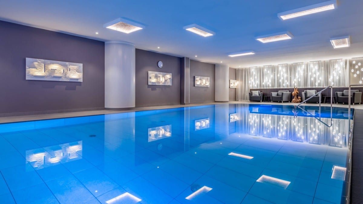 Pool at Vienna Marriott Hotel