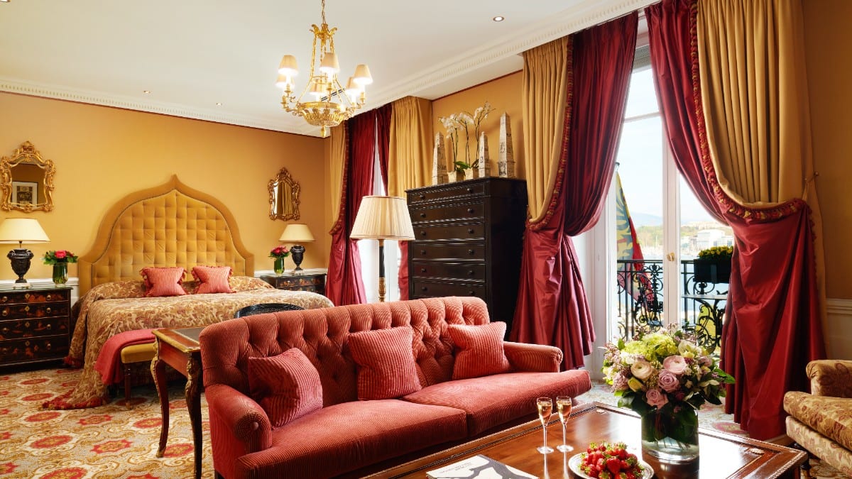 Bedroom at Hotel d'Angleterre