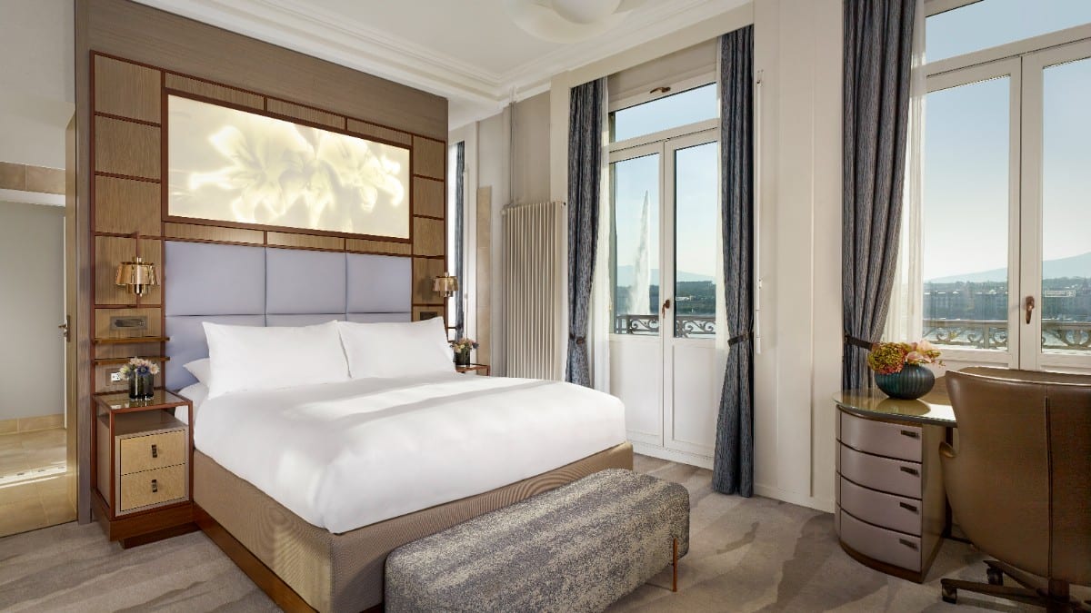 Schlafzimmer im The Ritz-Carlton Hotel de la Paix, Geneva
