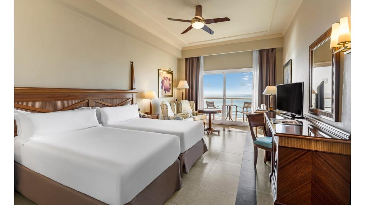 Schlafzimmer im Elba Estepona Gran Hotel & Thalasso Spa