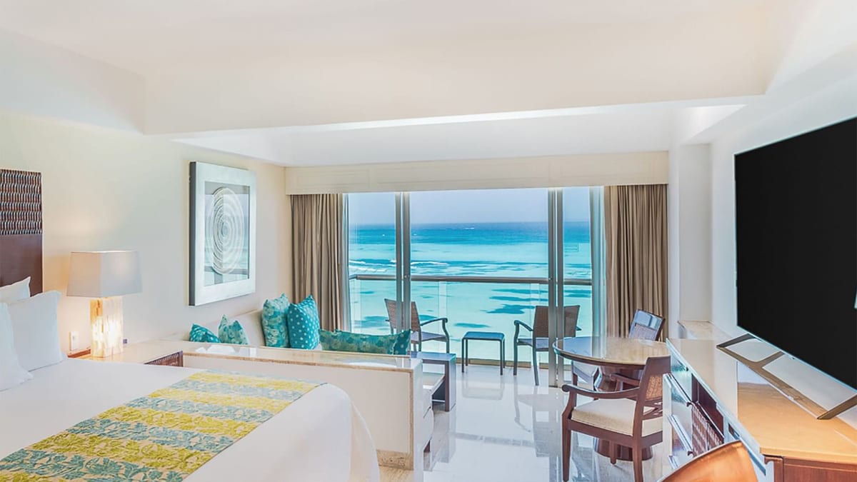 Grand Fiesta Americana Coral Beach