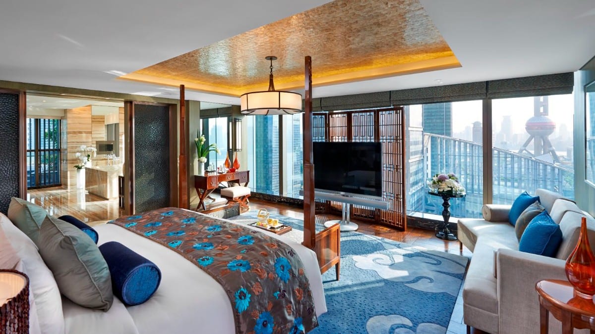 Bedroom at Mandarin Oriental Pudong Shanghai