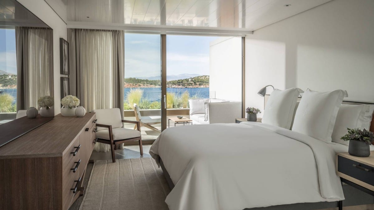 Schlafzimmer im Four Seasons Astir Palace Hotel Athens