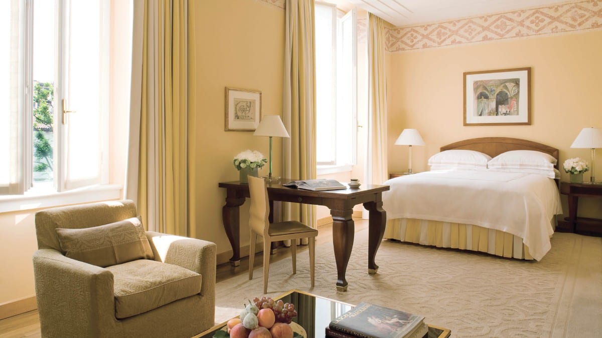 Schlafzimmer im Four Seasons Hotel Milano