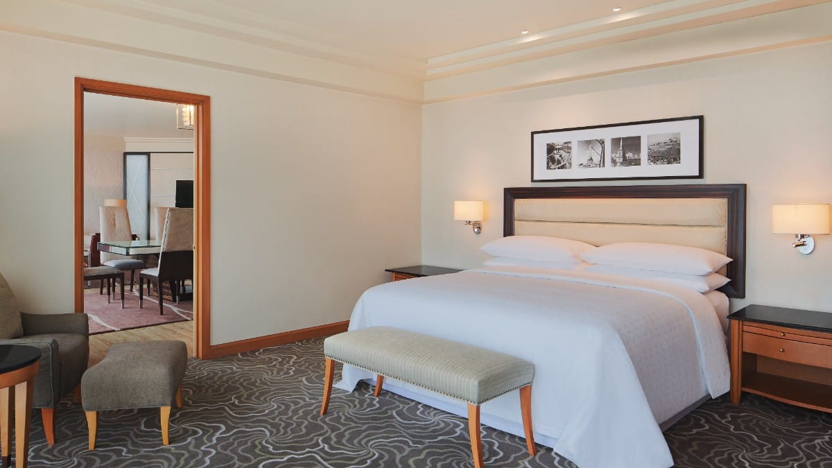 Schlafzimmer im Sheraton Manila Bay