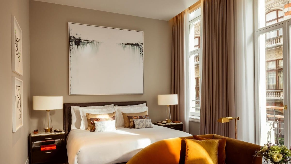Schlafzimmer im Corinthia Grand Hotel Astoria Brussels