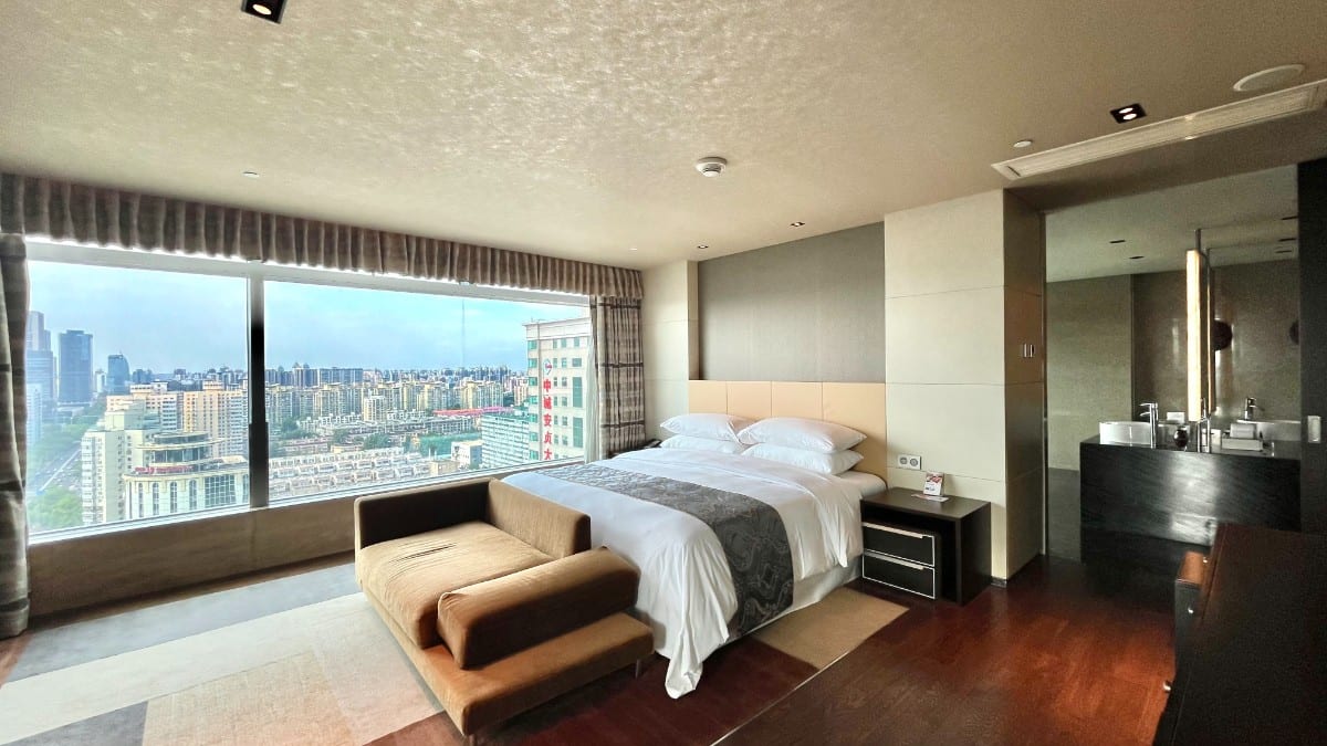 Schlafzimmer im Sheraton Grand Beijing Dongcheng Hotel