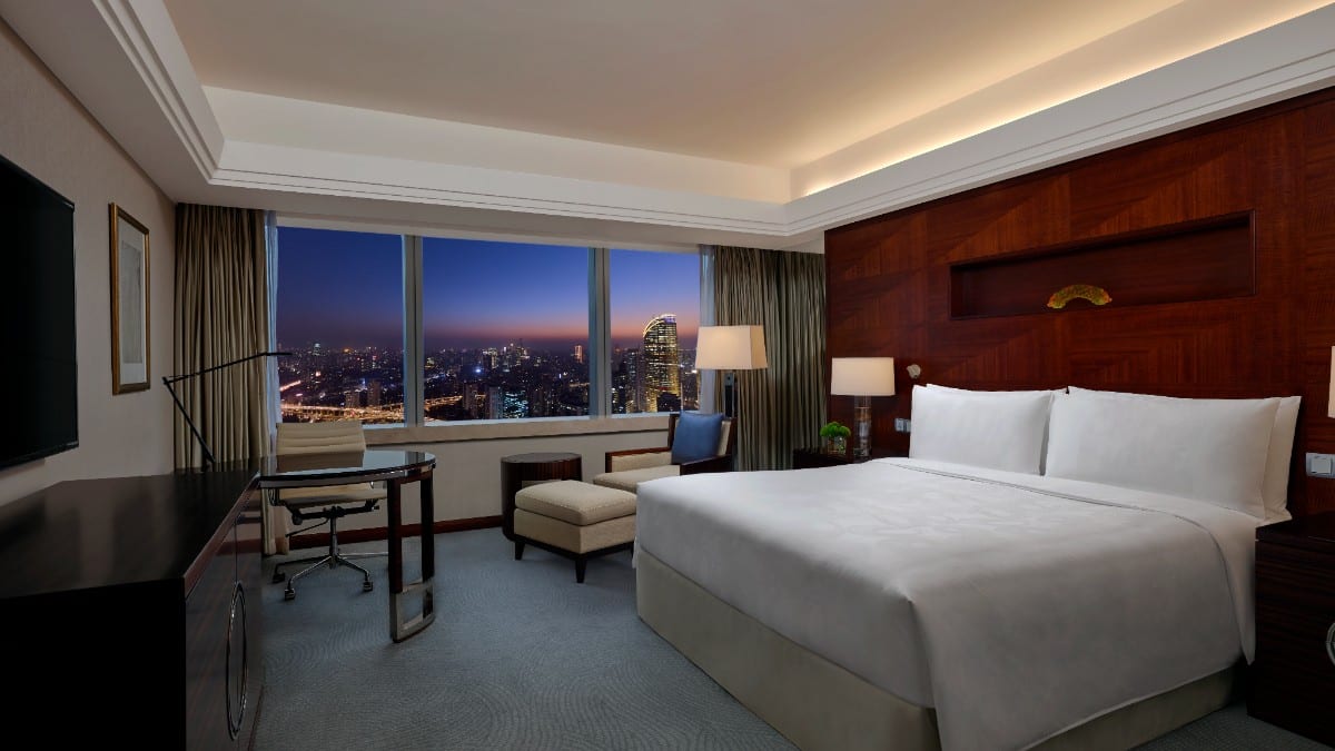 Bedroom at JW Marriott Hotel Shanghai at Tomorrow Square