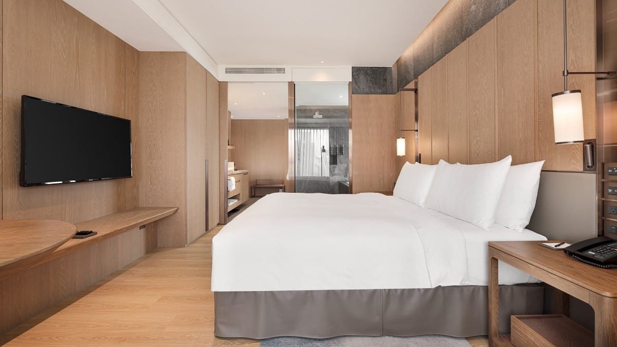 Bedroom at DoubleTree by Hilton Taipei Zhongshan