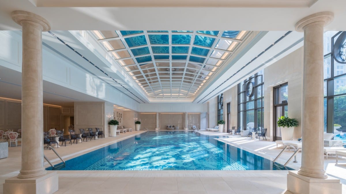 Pool im Grand Lisboa Palace Macau