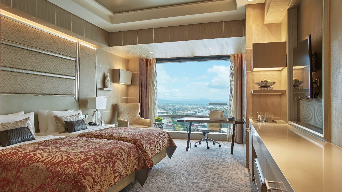 Schlafzimmer im Shangri-La The Fort, Manila