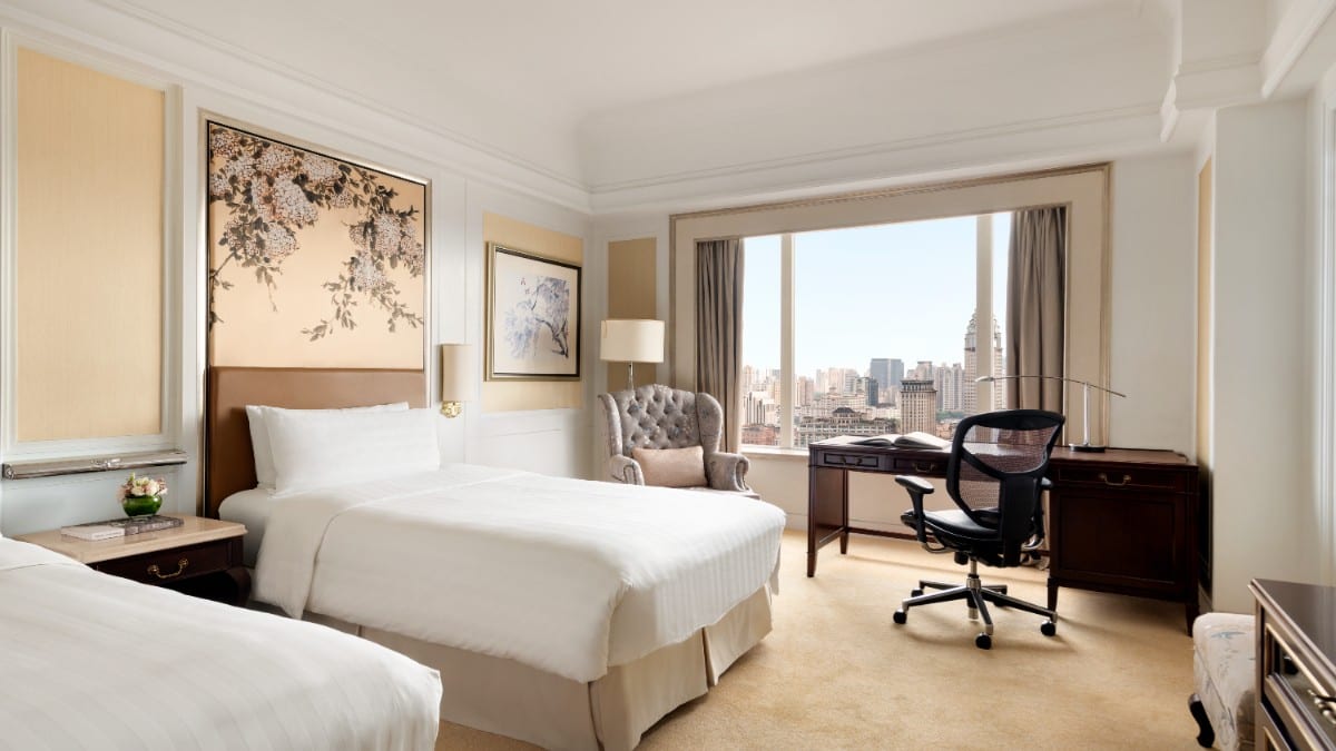 Bedroom at Pudong Shangri-La, Shanghai