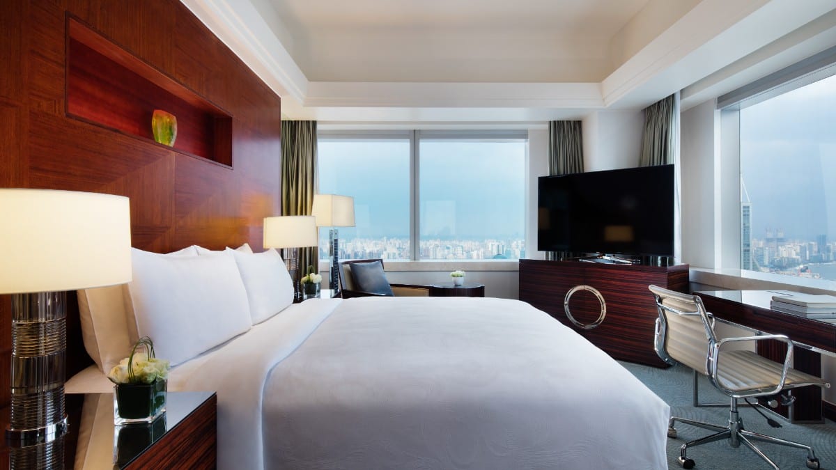 Bedroom at JW Marriott Hotel Shanghai at Tomorrow Square