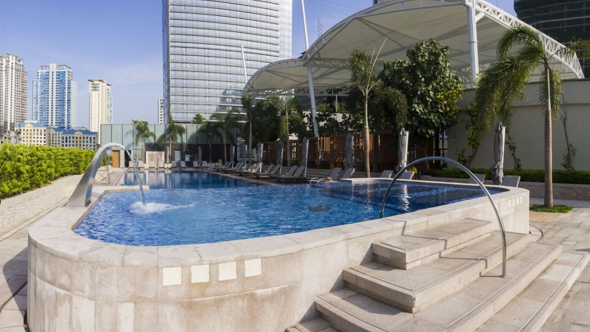 Pool im Shangri-La The Fort, Manila