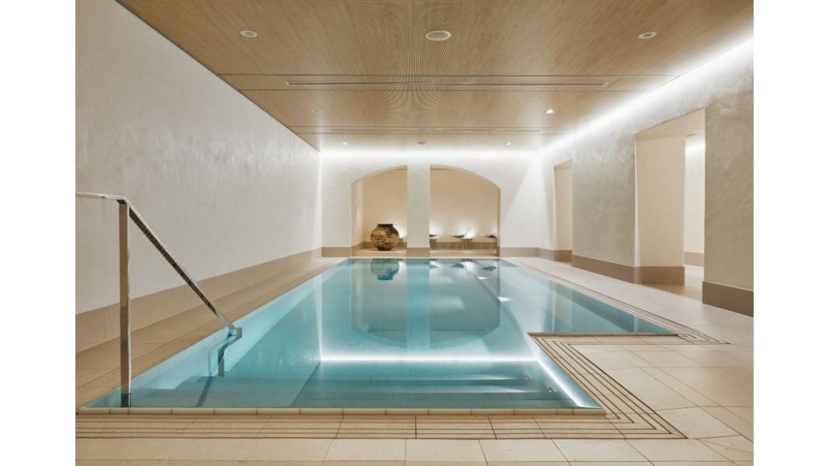 Pool im Hotel St. George Helsinki
