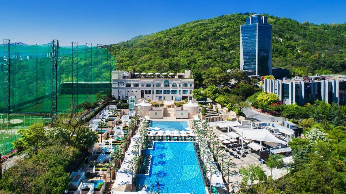 Pool at Banyan Tree Club & Spa Seoul